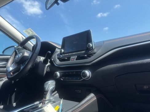 Certified 2021 Nissan Altima 2.5 SR w/ SR Premium Package image 24