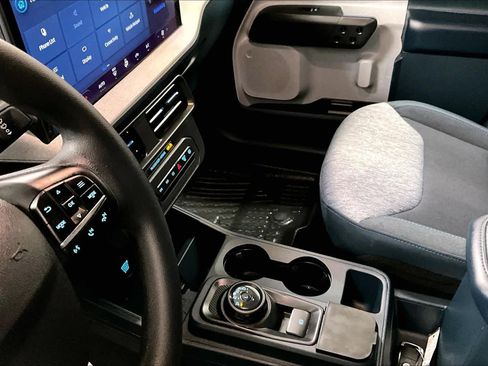 Used 2025 Ford Maverick XLT image 15