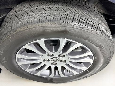 Used 2020 Toyota Sienna XLE Premium image 35