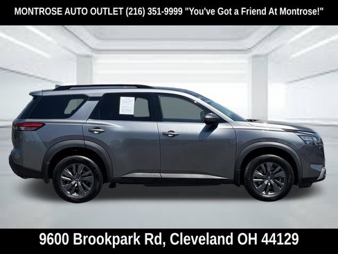 Used 2023 Nissan Pathfinder SV AWD/4WD image 3