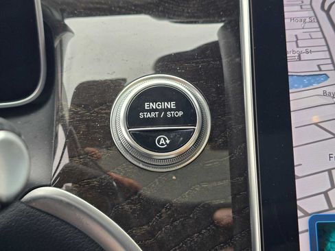 Used 2023 Mercedes-Benz GLC 300 4MATIC image 34