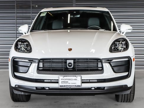 Used 2025 Porsche Macan image 8