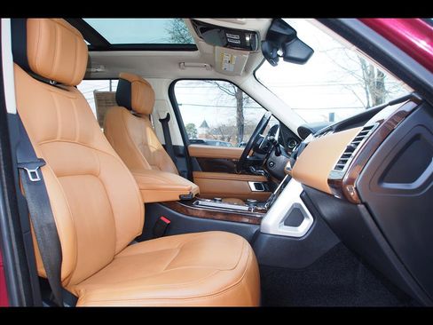 Used 2018 Land Rover Range Rover Autobiography image 11