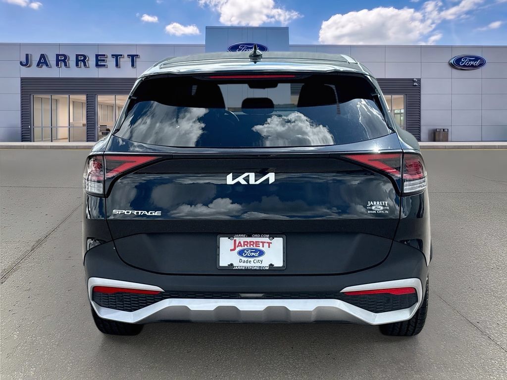Used 2025 Kia Sportage EX FWD image 6