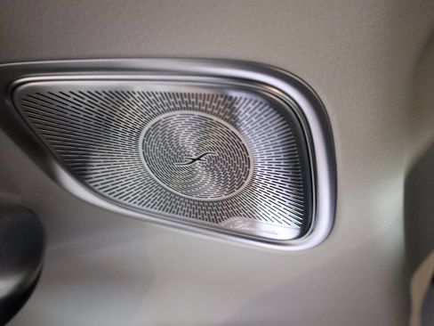 Used 2024 Mercedes-Benz GLC 300 4MATIC image 25