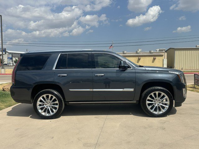 Used 2020 Cadillac Escalade Premium Luxury AWD/4WD image 4