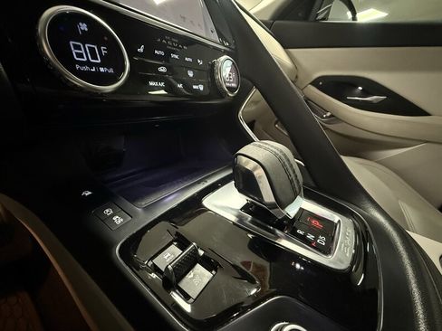 Used 2022 Jaguar E-PACE SE image 22