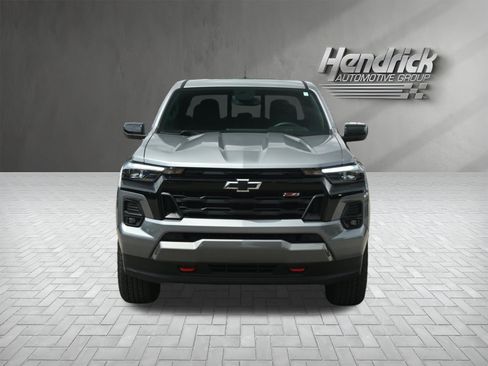 Used 2023 Chevrolet Colorado Z71 w/ Z71 Convenience Package 2 AWD/4WD image 3