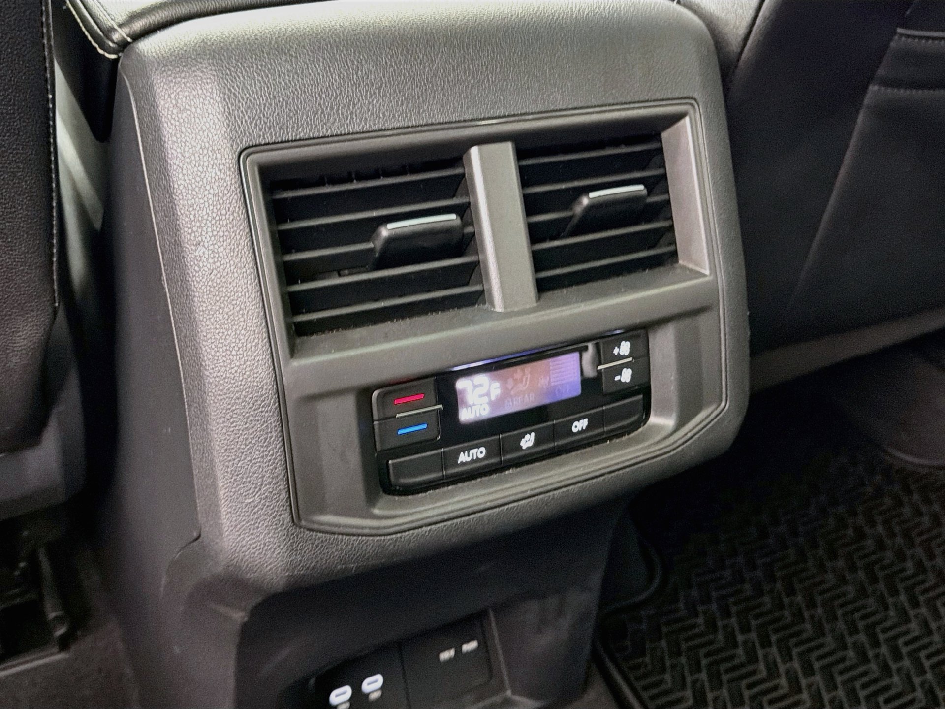 Used 2023 Volkswagen Atlas SE w/ Panoramic Sunroof Package FWD image 25