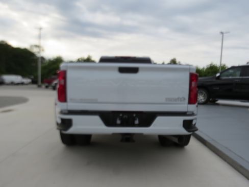 New 2026 Chevrolet Silverado 3500 High Country w/ High Country Premium Package AWD/4WD image 5