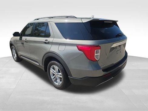 Used 2020 Ford Explorer XLT w/ Equipment Group 202A RWD image 8