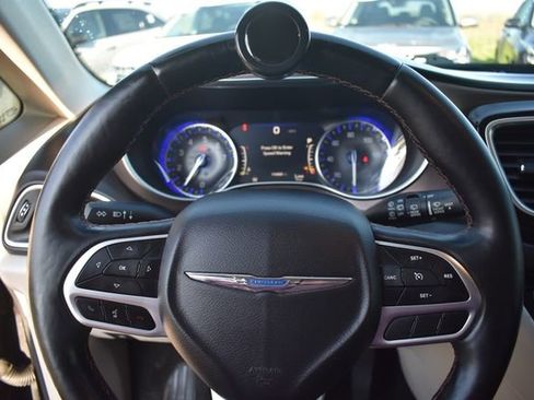 Used 2018 Chrysler Pacifica Touring-L Plus FWD image 30
