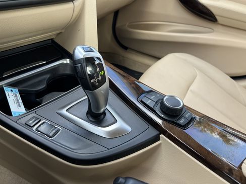 Used 2015 BMW 320i Sedan image 24