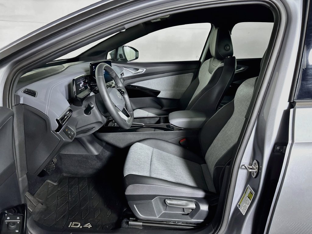 Used 2024 Volkswagen ID.4 2WD image 12