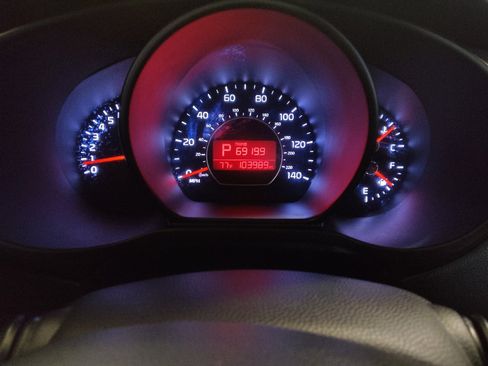 Used 2019 Kia Soul FWD image 23