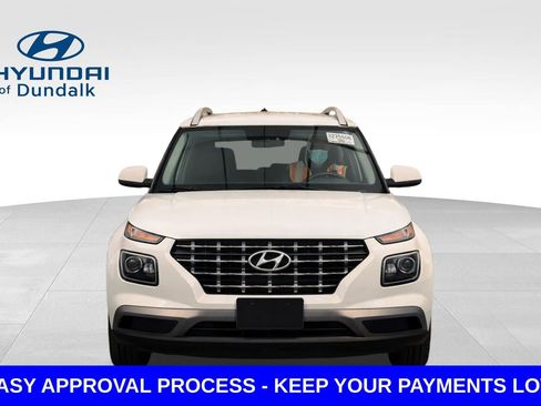 Used 2023 Hyundai Venue SEL w/ Cargo Package image 2