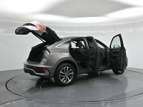 Used 2023 Audi Q5 2.0T Premium w/ Convenience Package AWD/4WD image 6