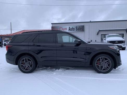 Used 2025 Ford Explorer ST image 1