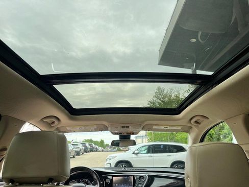 Used 2018 Buick Envision Premium AWD/4WD image 8