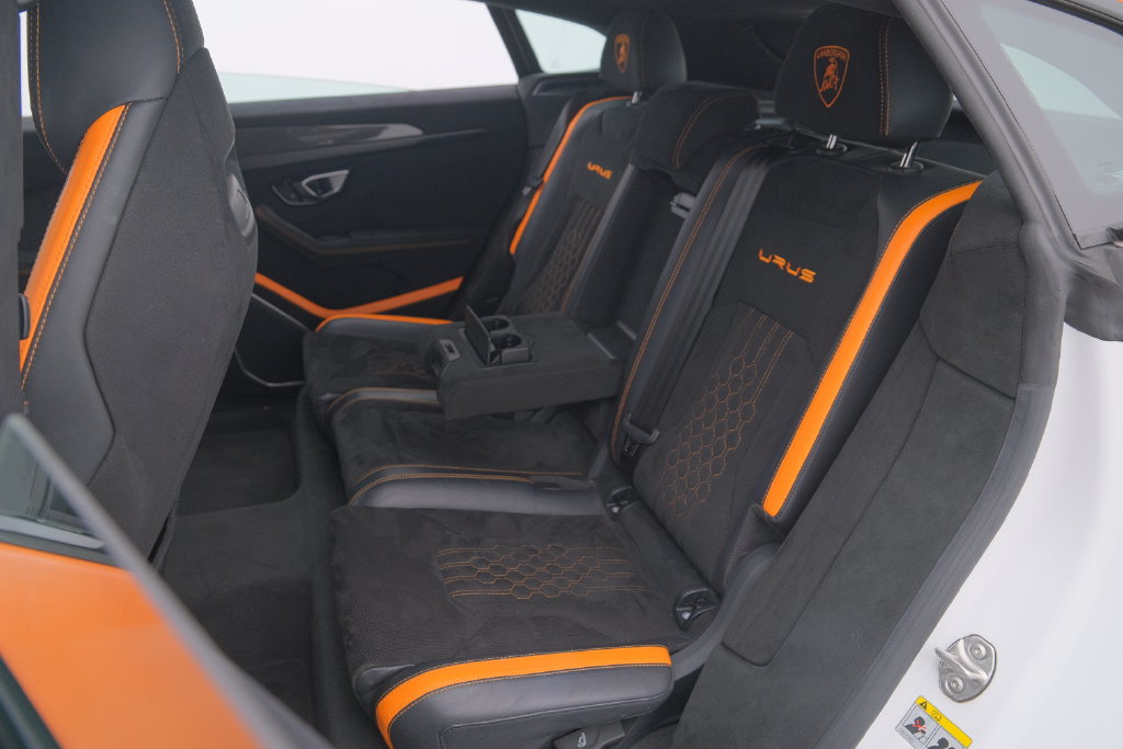 Used 2023 Lamborghini Urus Performante AWD/4WD image 16