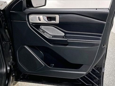 Used 2020 Ford Explorer ST w/ Premium Technology Package image 30