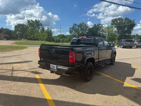 Used 2022 Chevrolet Colorado Z71 w/ Trail Boss Package AWD/4WD image 11