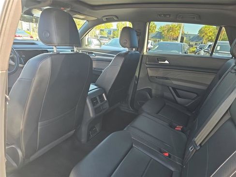 Used 2022 Volkswagen Atlas Cross Sport SEL R-Line AWD/4WD image 12