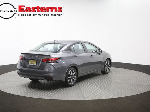 Used 2021 Nissan Versa SR FWD image 39