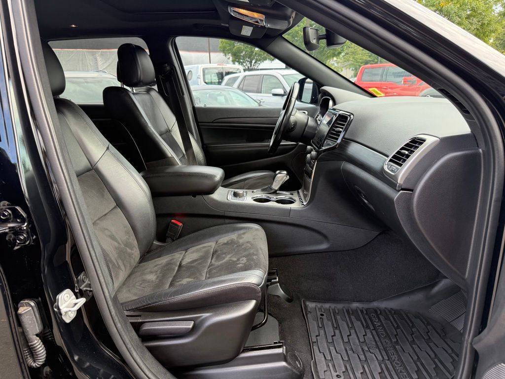 Used 2022 Jeep Grand Cherokee Laredo X AWD/4WD image 31