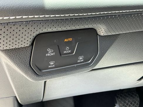 Used 2024 Volkswagen Atlas SE FWD image 31