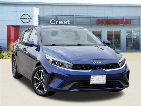 Used 2023 Kia Forte LXS image 1