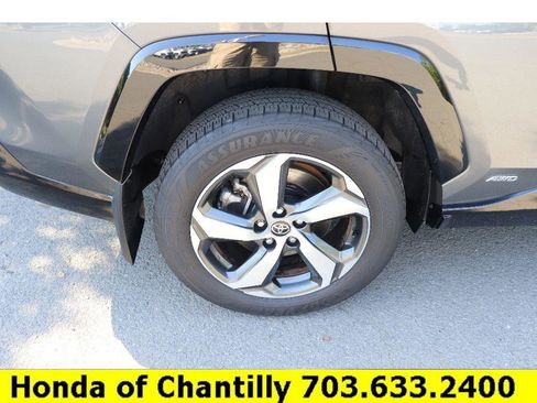 Used 2021 Toyota RAV4 SE w/ Weather & Moonroof Package AWD/4WD image 32