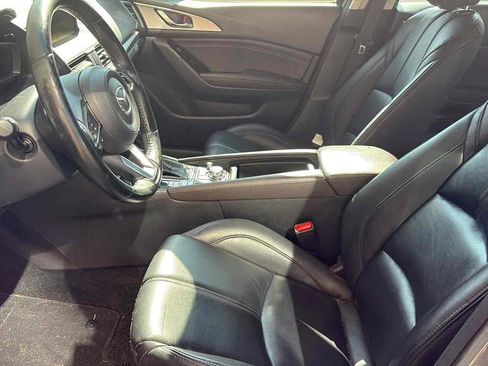 Used 2018 MAZDA MAZDA3 Touring image 11