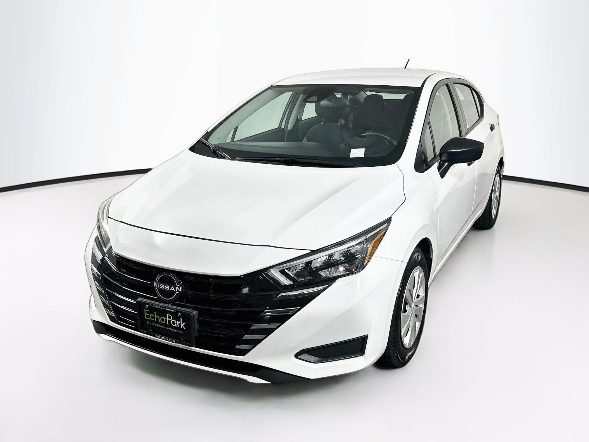 Used 2025 Nissan Versa S FWD image 3