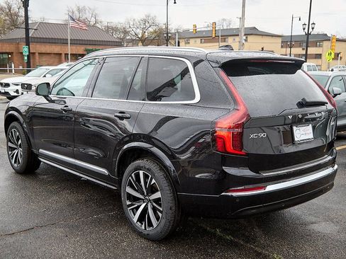 New 2025 Volvo XC90 B6 Core w/ Protection Package Premier image 7