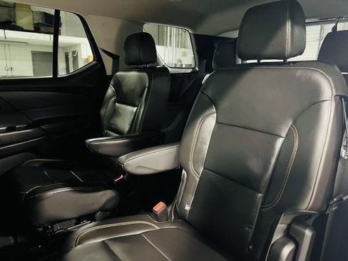 Used 2021 Chevrolet Traverse LT image 26