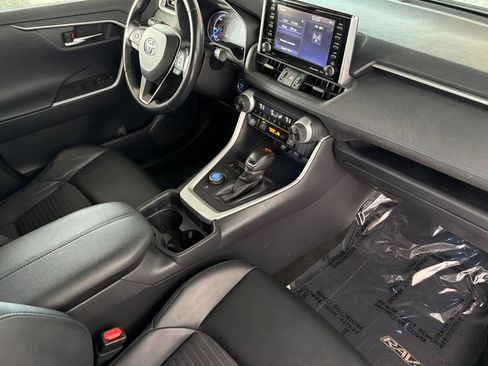 Used 2019 Toyota RAV4 XSE w/ Carpet Mat Package image 19