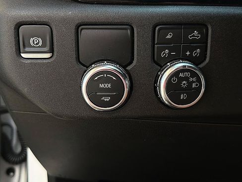 Used 2025 GMC Sierra 1500 SLT RWD image 19