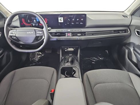 Used 2025 Kia K4 FWD image 11