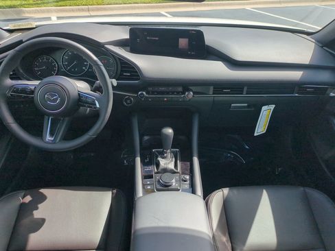 New 2025 MAZDA MAZDA3 Hatchback w/Premium Plus Pkg image 15