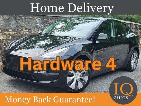 Used 2024 Tesla Model Y Long Range AWD/4WD image 1