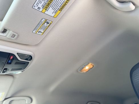 Used 2022 Subaru Outback Premium image 16