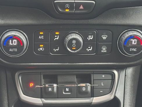 Used 2023 GMC Terrain AT4 AWD/4WD image 5
