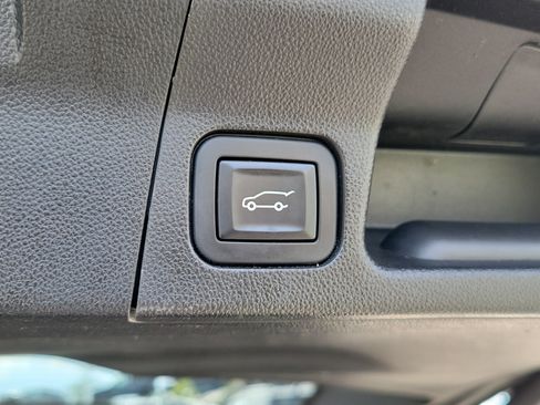 Used 2019 GMC Acadia SLT w/ Black Edition FWD image 8