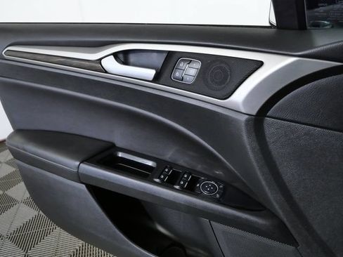 Used 2014 Ford Fusion SE w/ Equipment Group 202A FWD image 25