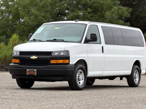 Used 2020 Chevrolet Express 3500 LS RWD image 8