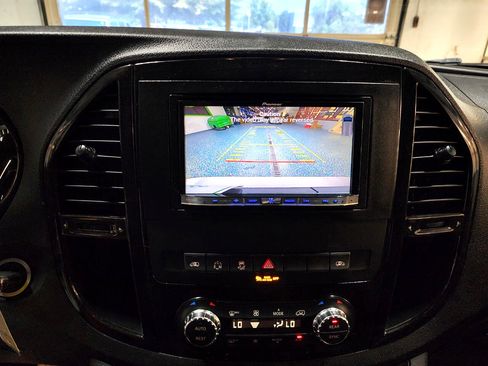 Used 2018 Mercedes-Benz Metris Passenger image 33
