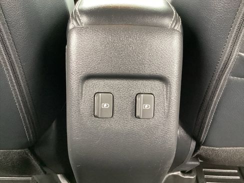 Used 2023 Nissan Kicks SR w/ SR Premium Package FWD image 32