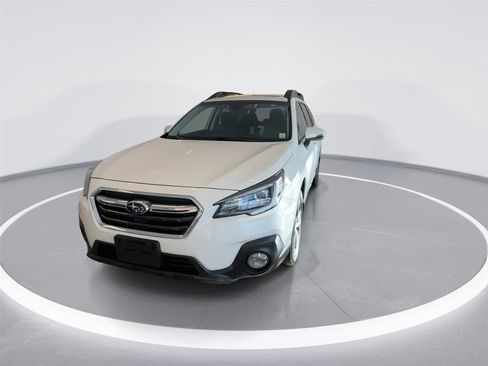 Used 2018 Subaru Outback 2.5i Limited image 5