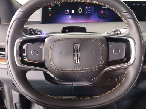 New 2026 Lincoln Navigator Black Label AWD/4WD image 3